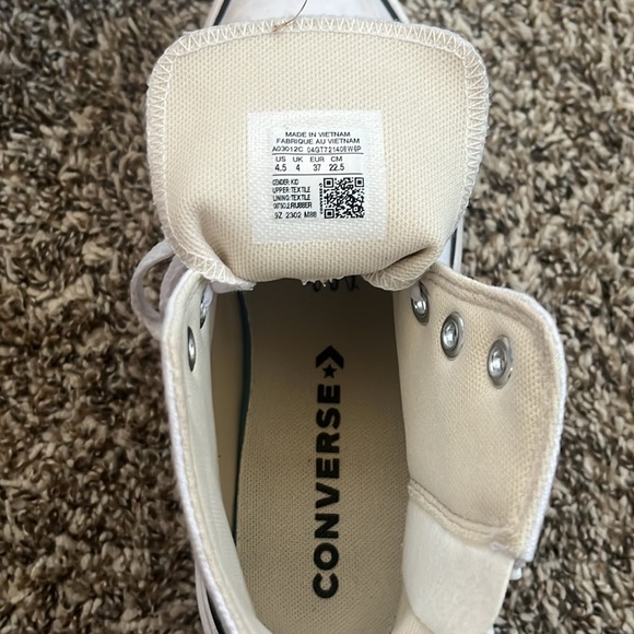 CONVERSE. White. Platform. Women’s 6.5/kids4.5 - Picture 3 of 3